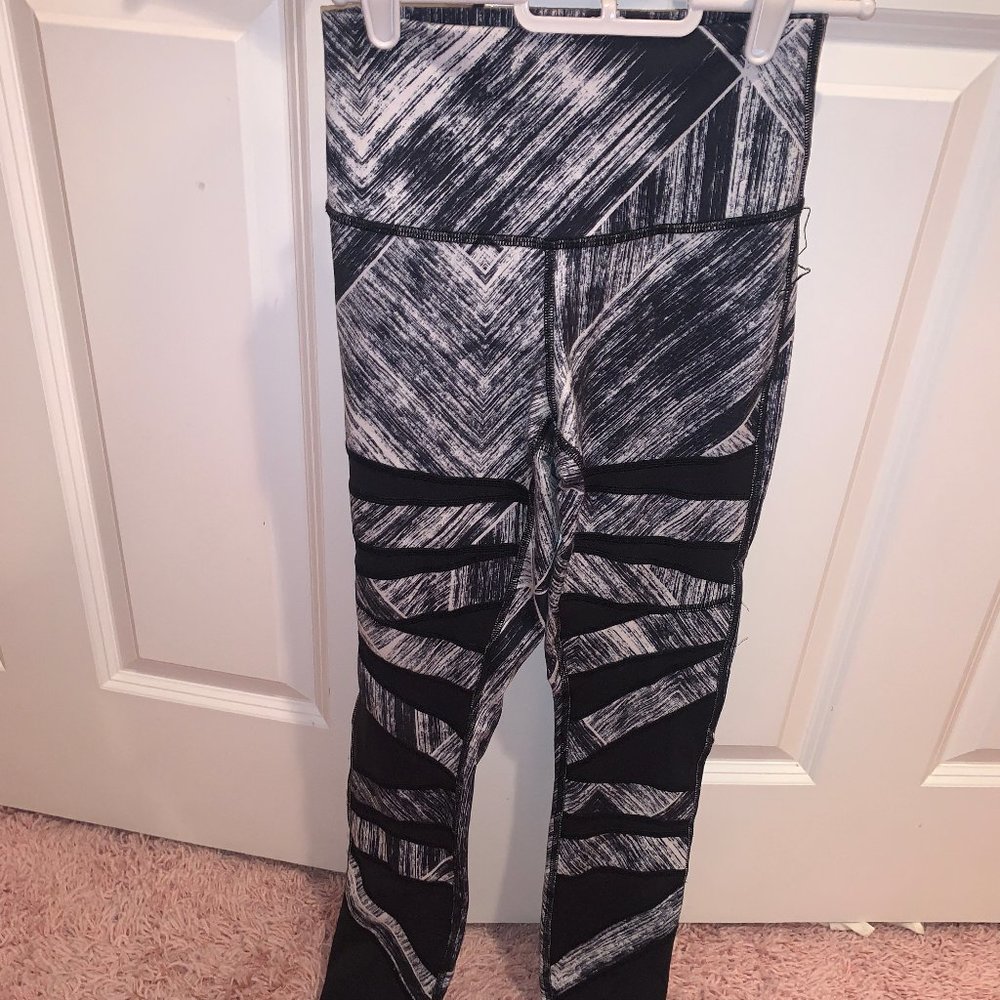 Lululemon Pattern Leggings, size 2